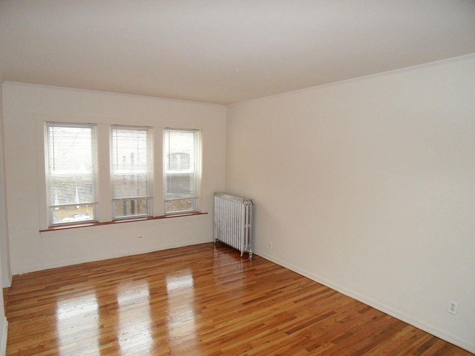 1st image of 6238 N Magnolia Ave #3
