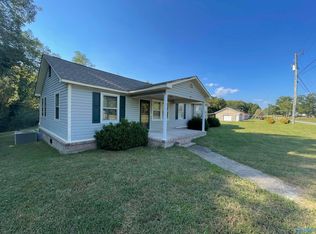 495 Mill Bluff Rd, Union Grove, AL 35175