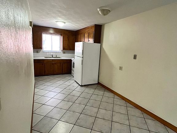 3rd image of 327 N Frederick St APT 202