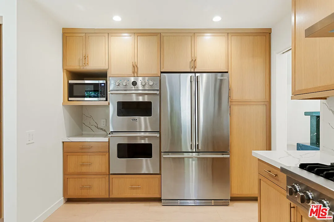5 bed, 4.0 bath, 3400 sqft, $11,000 — Photo 4
