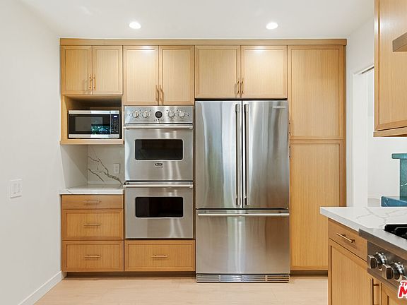 4th image of 4933 Collett Ave
