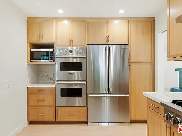 4933 Collett Ave — Photo 4