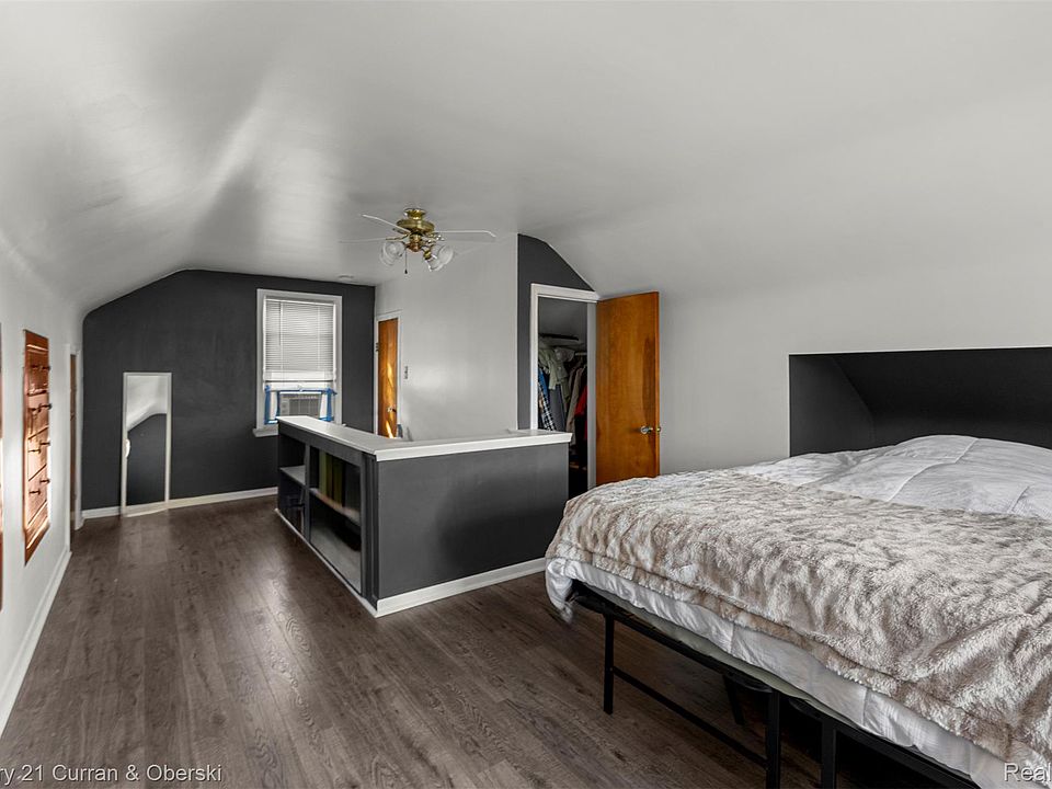 6879 N Lafayette St, photo 19