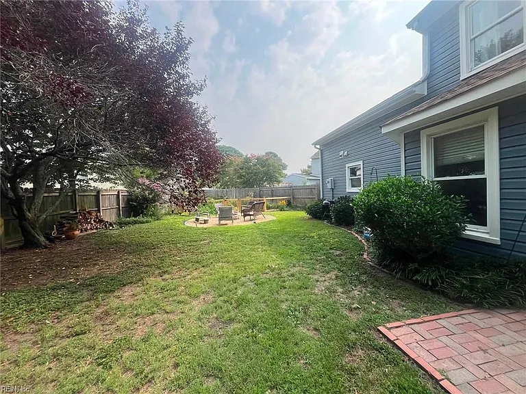 2505 Castle Hill Ct — Photo 25