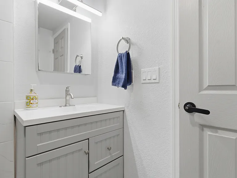 308 W Amelia Ave #5 — Photo 15