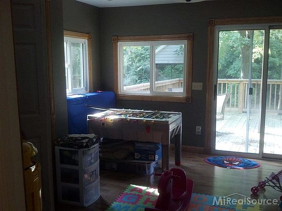 4th image of 5043 Bryson Ln