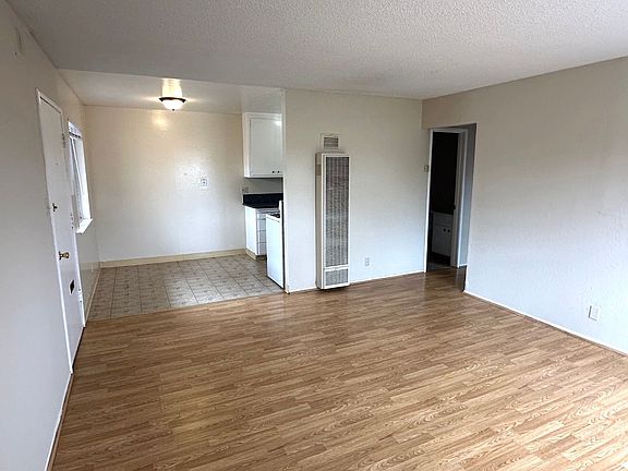 4th image of 580 Vernon St APT 1