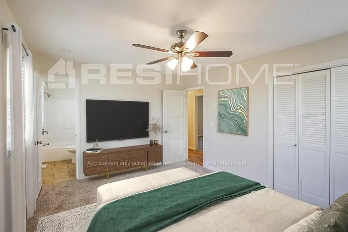 954 Carlin St — Photo 12