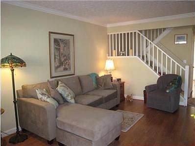 4th image of 897 Philadelphia Dr