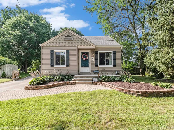 311 Broadacre Ave, Clawson, MI 48017