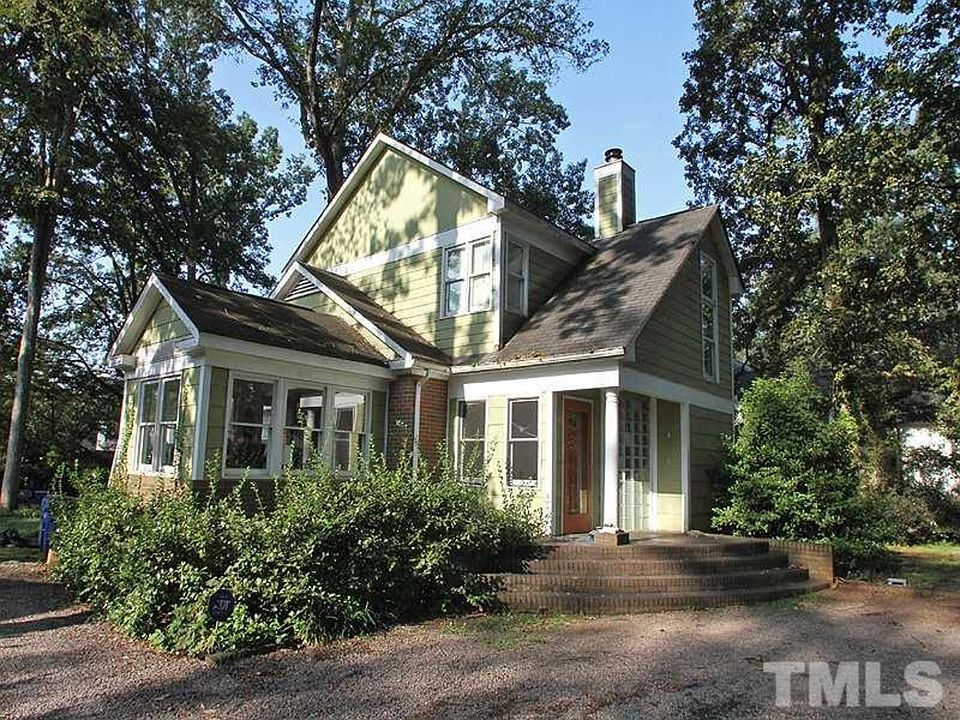 2nd image of 431 Yarmouth Rd