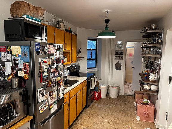 4th image of 55 Saint Marks Pl Unit Basement