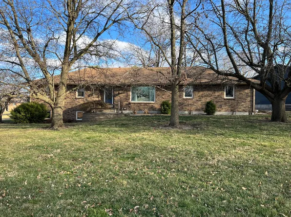 902 S Ann Dr, Marshall, MO 65340