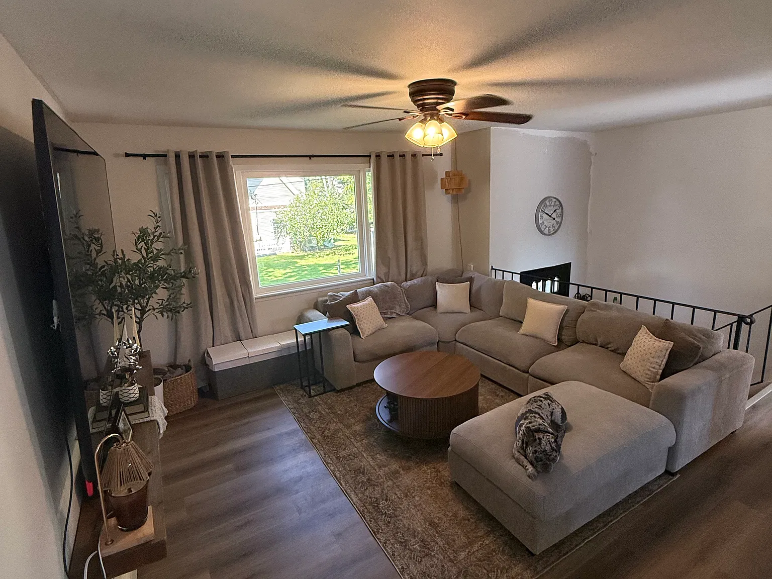 3 bed, 2500 sqft, $3,750 — Photo 2