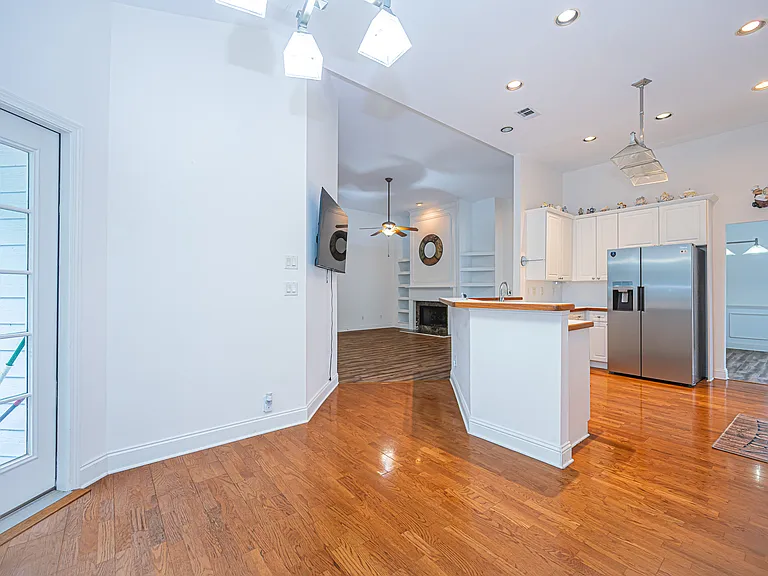 1209 Wood Iris Ln — Photo 19