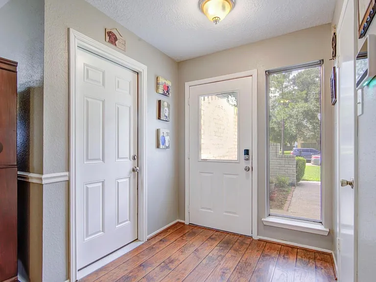 5810 Wildfire St — Photo 2