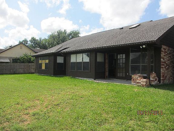 3rd image of 882 Grey Fox Cir