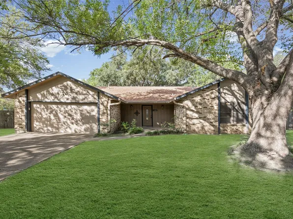428 Connolly Cir W, Lockhart, TX 78644