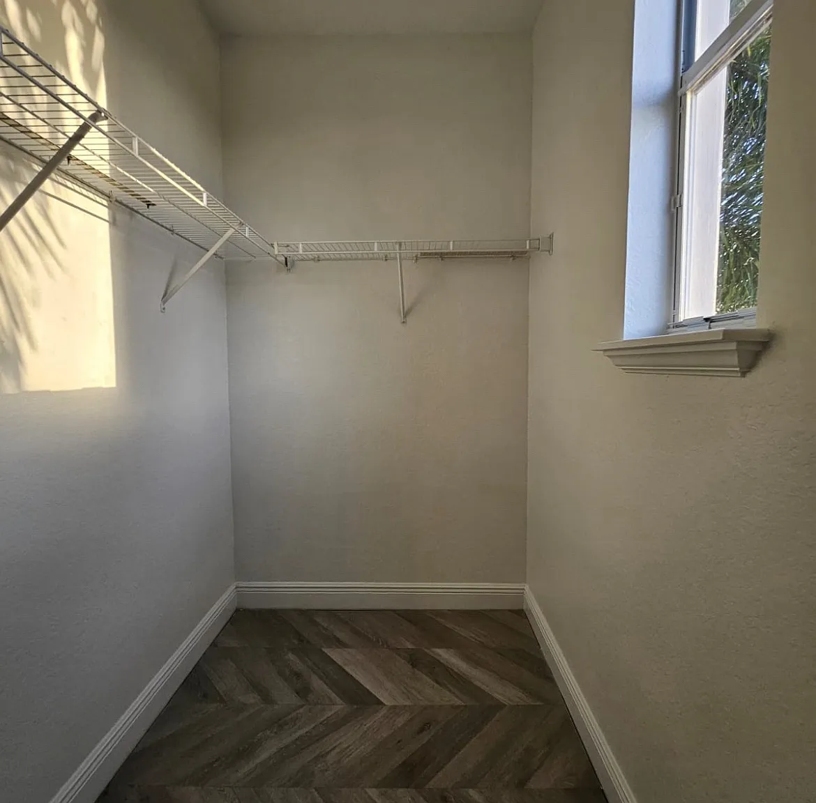 1 bed, 2020 sqft, $1,400 — Photo 3