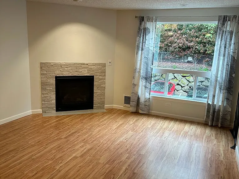 9416 1st Ave NE #218 — Photo 3