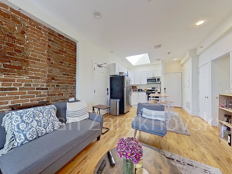 1st image of 10 Brainerd Rd #45
