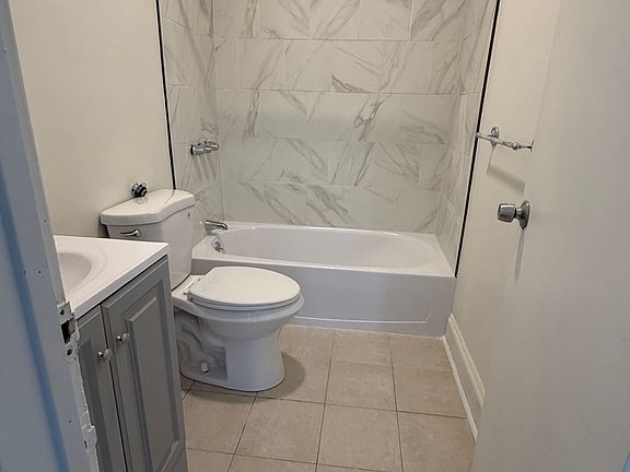 3rd image of 275 Franklin Ave APT 2S