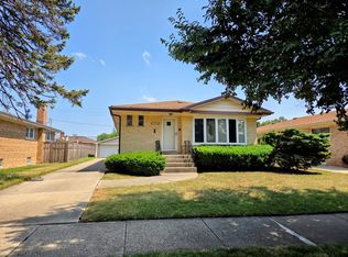 8623 N Ozanam Ave, Niles, IL 60714