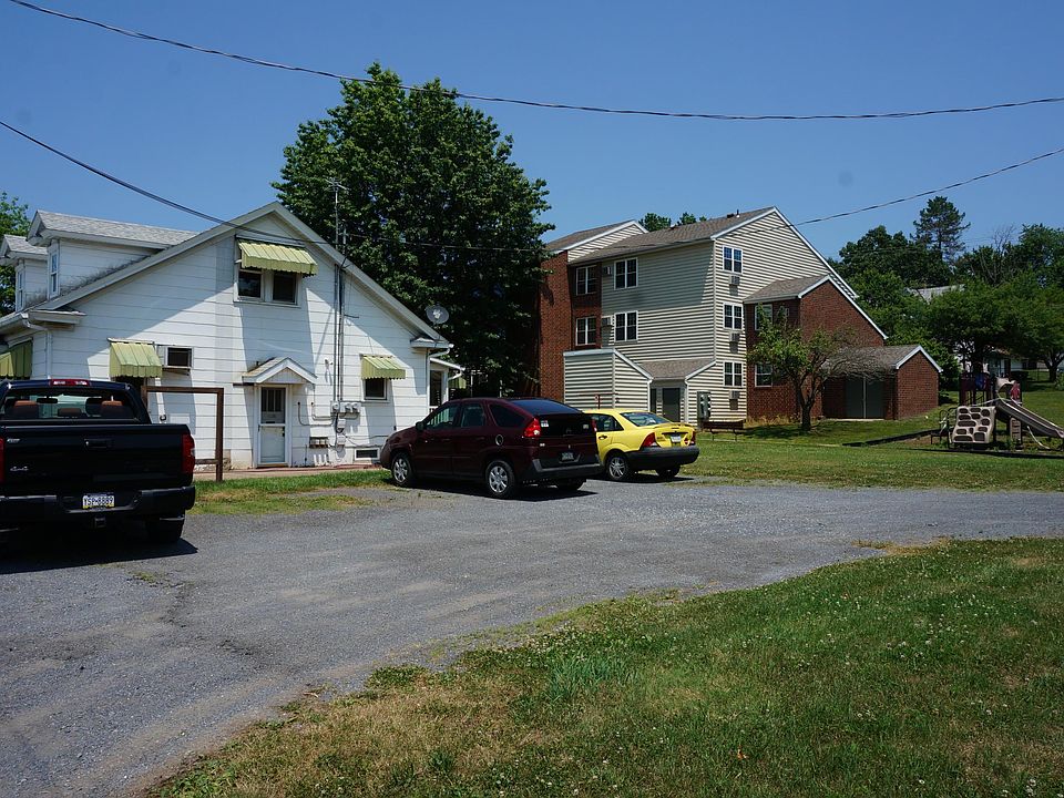 2nd image of 425 Scott Ave