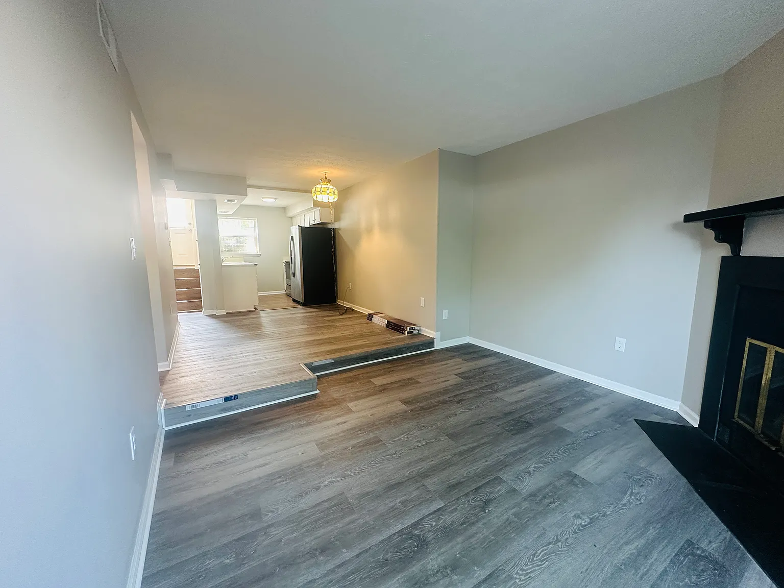 2 bed, 736 sqft, $1,800 — Photo 1
