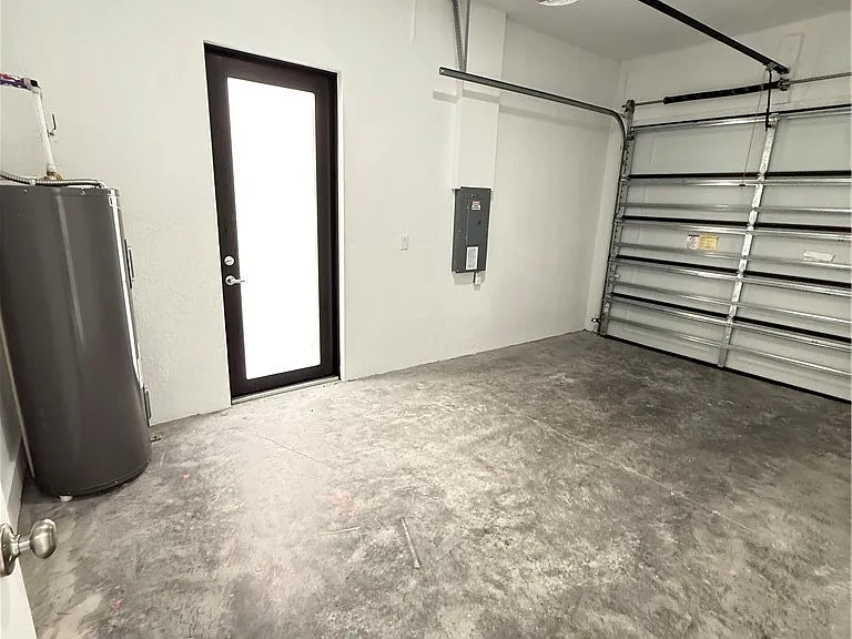 1253 Columbus Blvd — Photo 11
