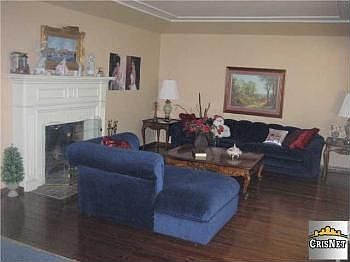 3rd image of 1122 E Providencia Ave