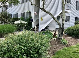 23 Mallard Ct, Three Bridges, NJ 08887