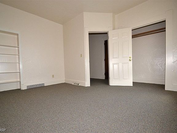 5th image of 450 Allyn St