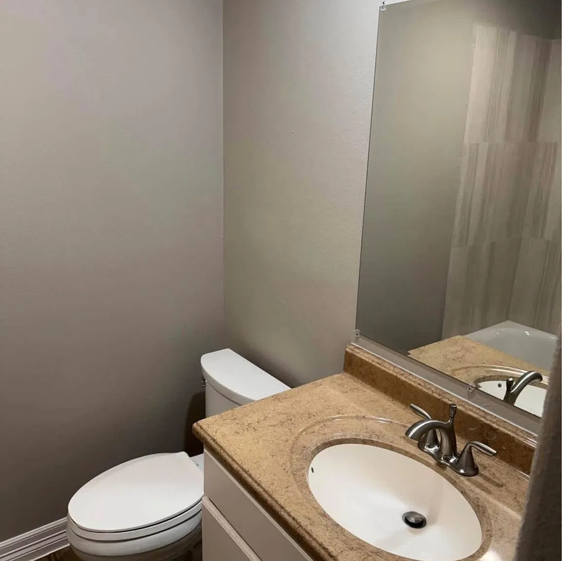 2 bed, 1.0 bath, 1470 sqft, $1,000 — Photo 3