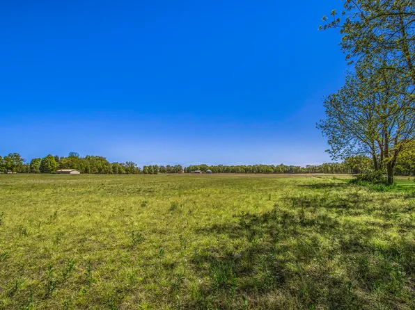 12155 S 29th St, Vicksburg, MI 49097