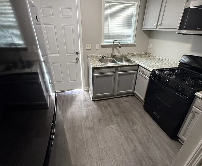 1425 Joseph E Boone Boulevard Northwest D #204 — Photo 5
