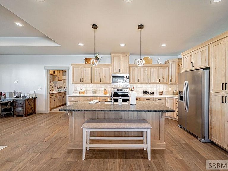 Listing photo 5