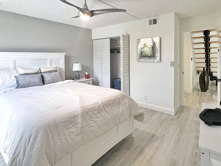 218 Old Meadow Way — Photo 23