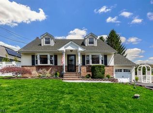 4 Wilshire Rd, Warren, NJ 07059