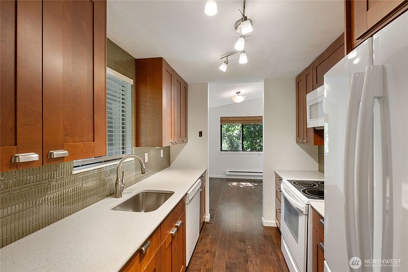 4th image of 13235 12th Avenue SW #733