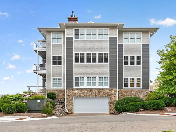 4th image of 225 Lawrence Blvd W Unit 301