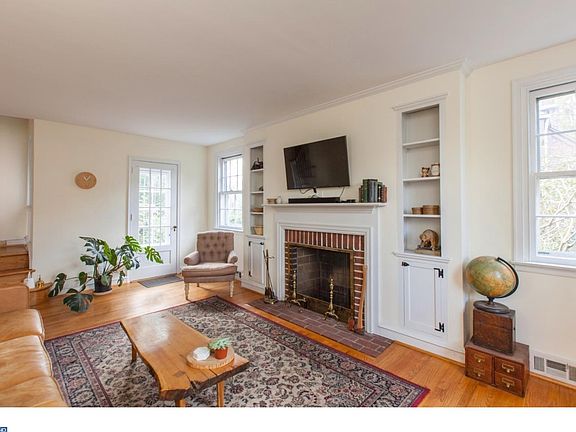 2nd image of 178 W Essex Ave