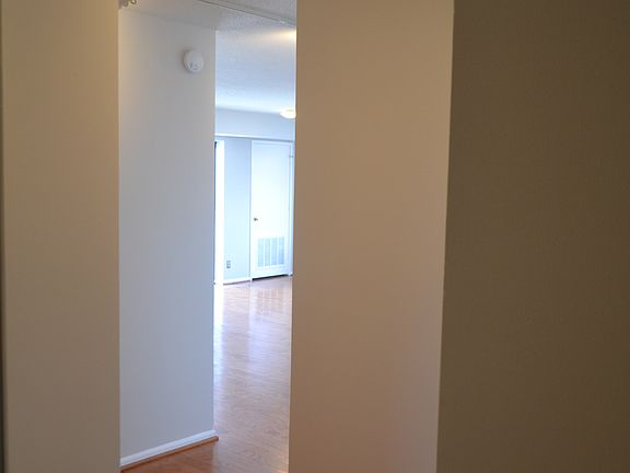 3rd image of 900 N Stafford St APT 1519