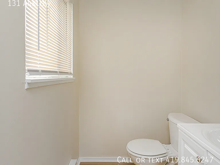 131 Arklow Dr — Photo 12