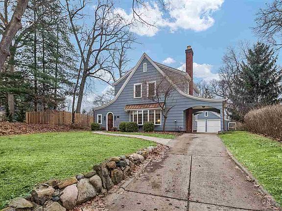 2nd image of 2023 Parkwood Way