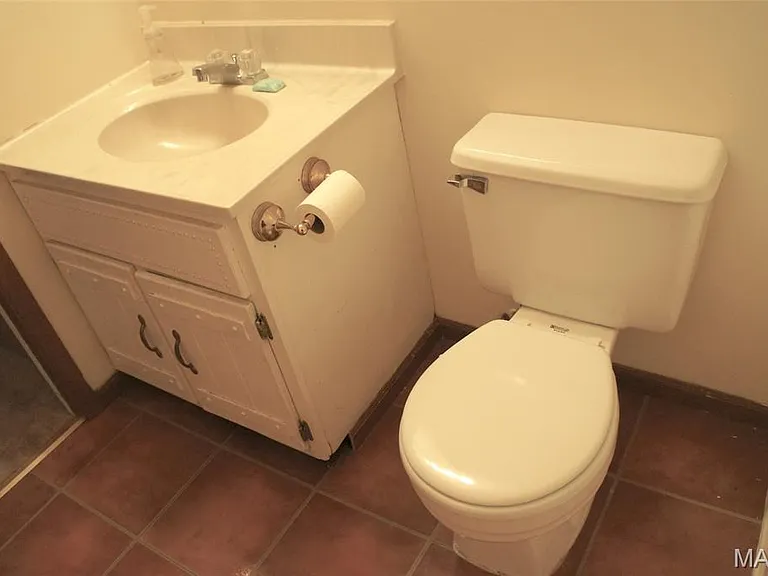 1420 Royal Oak Ct — Photo 18