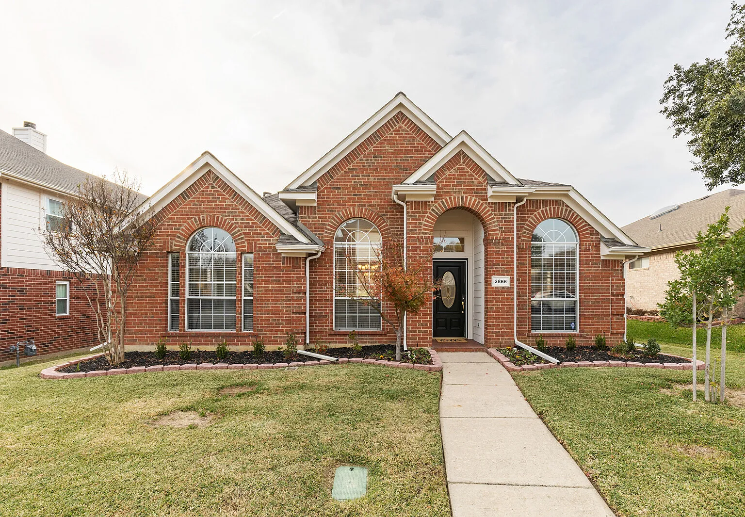 4 bed, 1843 sqft, $7,711 — Photo 1