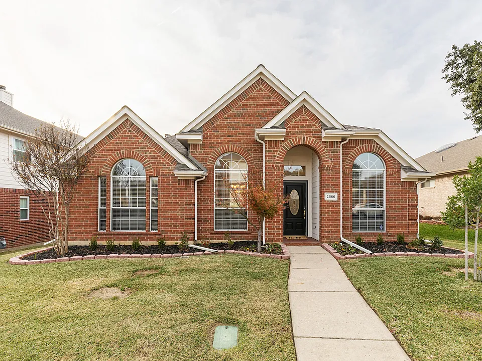 2866 Hilldale Dr