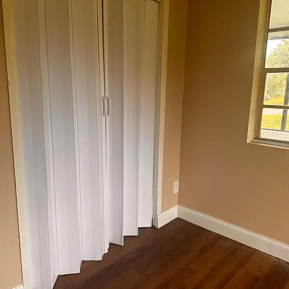 1718 Kentucky Ave — Photo 8