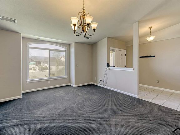 4th image of 1395 Southpointe Dr